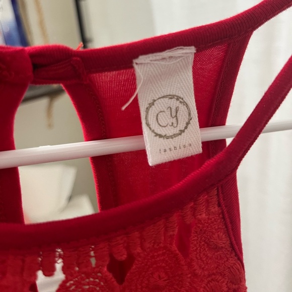 Red Top - Picture 3 of 3